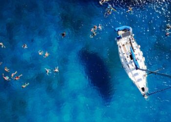 Concediu pe mare sau pe uscat? Cât costă să închiriezi o ambarcațiune pentru o vacanță în Croația