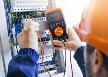 De ce trebuie sa apelezi la un electrician autorizat pentru orice tip de lucrare